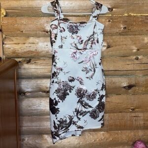 Asymmetrical GUESS dress🤍🤎